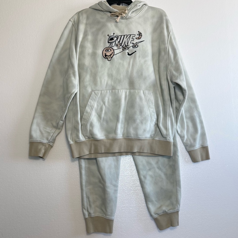 Nike Sportswear Club Matching Set Jogger Hoodie Adult Size L Alien Eye Grunge